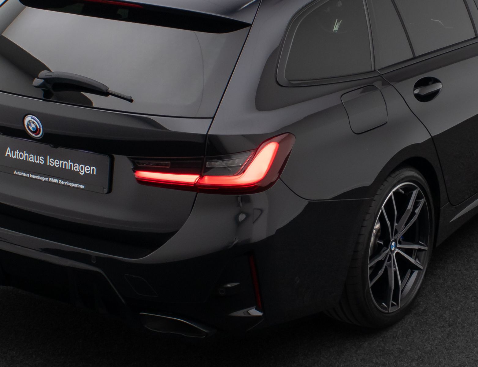 Fahrzeugabbildung BMW M340d xD H/K Kamera DAB HUD Panorama AHK 19Zoll