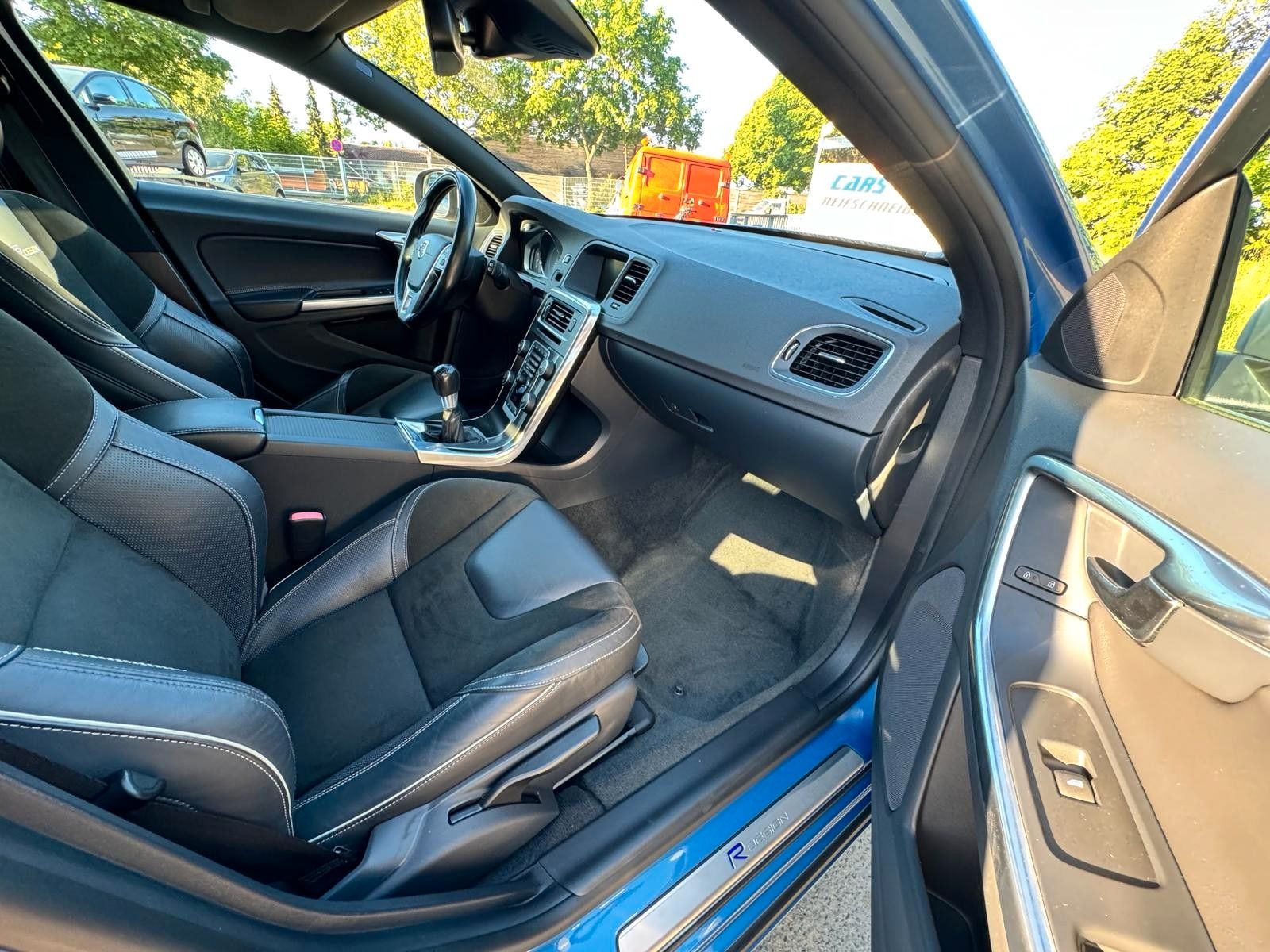 Volvo V60 Kombi R-Design*Navi*Kamera*LED* foto 12