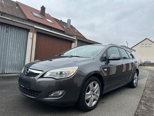 Opel Astra J Sports Tourer Edition/ahk