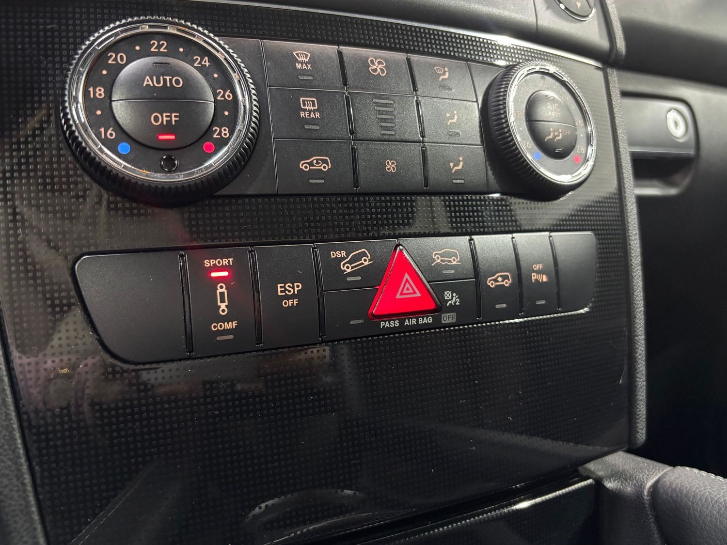 Fahrzeugabbildung Mercedes-Benz ML 350 4 Matic Sport#Luft#Xenon#AHK#Alcantara#Am