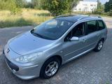 Peugeot PEUGEOT 307 SW 7 Platz 1,6BENZIN PANORAMAD... - Peugeot 307 von privat
