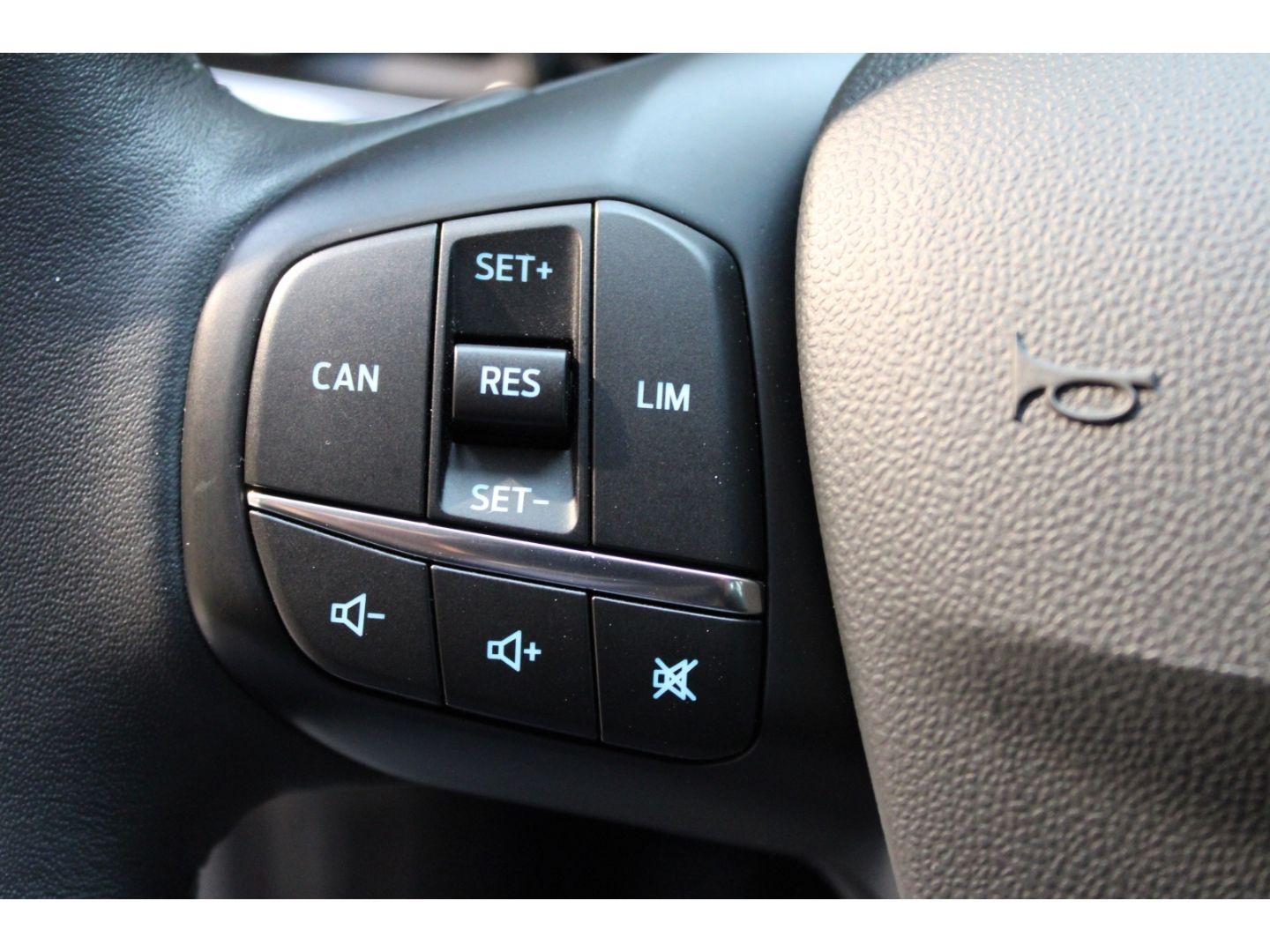Fahrzeugabbildung Ford Fiesta 1.0 EcoBoost Titanium App Link PDC Klima