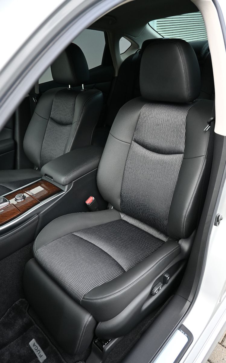 Nissan Fuga 3,7 GT Type S – Bild 19
