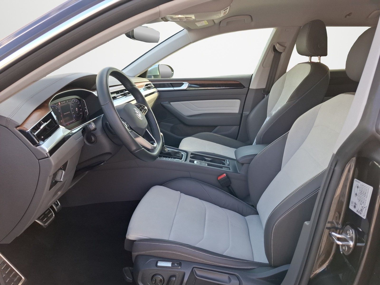 VW Arteon Shooting Brake 2.0 TSI Elegance DSG / LED - Image 9