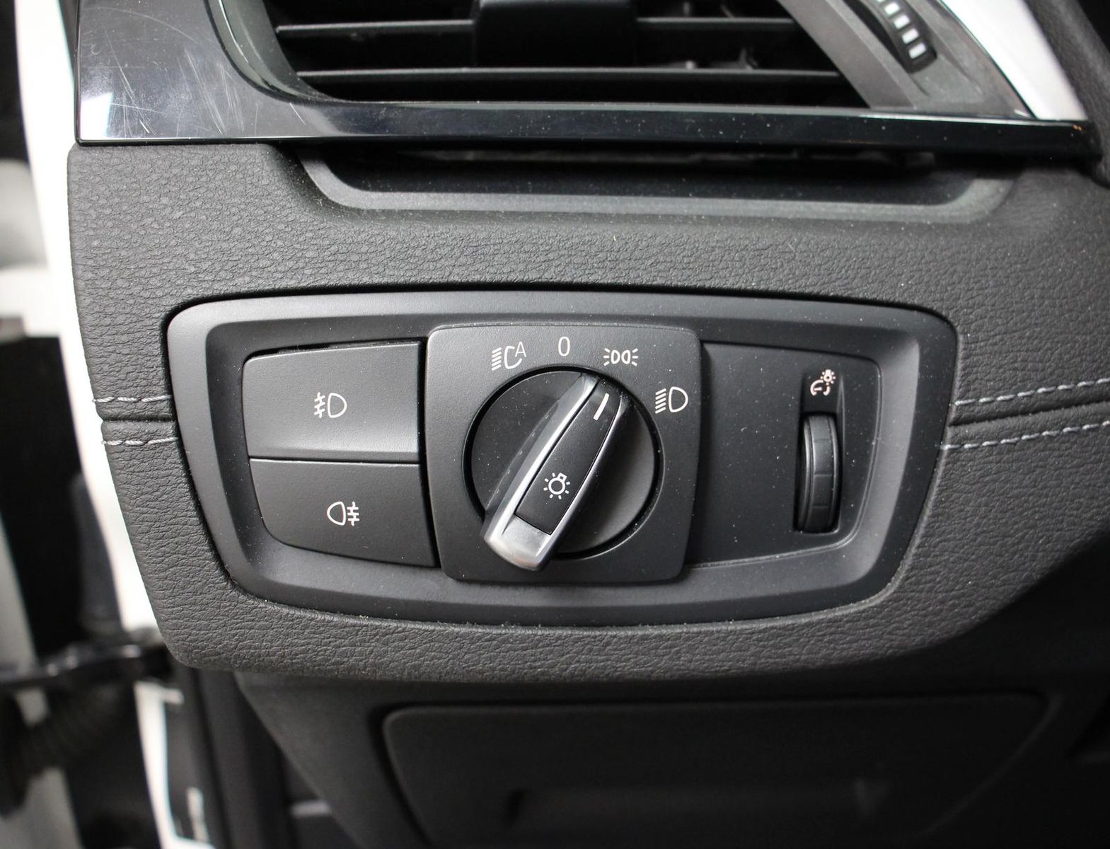 BMW X2 xDrive 18i TEMP NAVI LED SHZ S.HEFT BT 2.HD foto 9