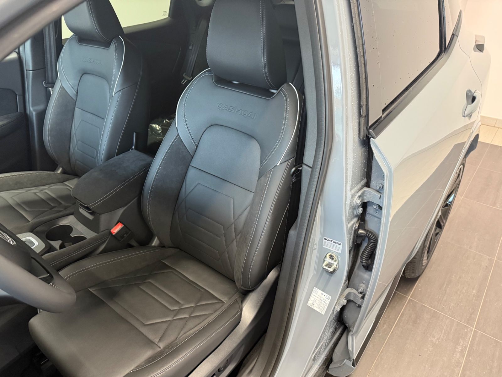 Fahrzeugabbildung Nissan N-Design e-Power 360° Kamera, Leder / Alcantara