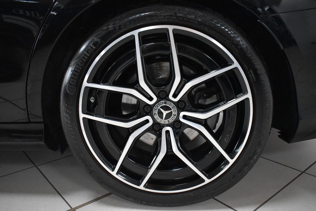 Mercedes-Benz E 200 4M AMG NIGHT DISTR KAMERA HUD NETTO 28.200