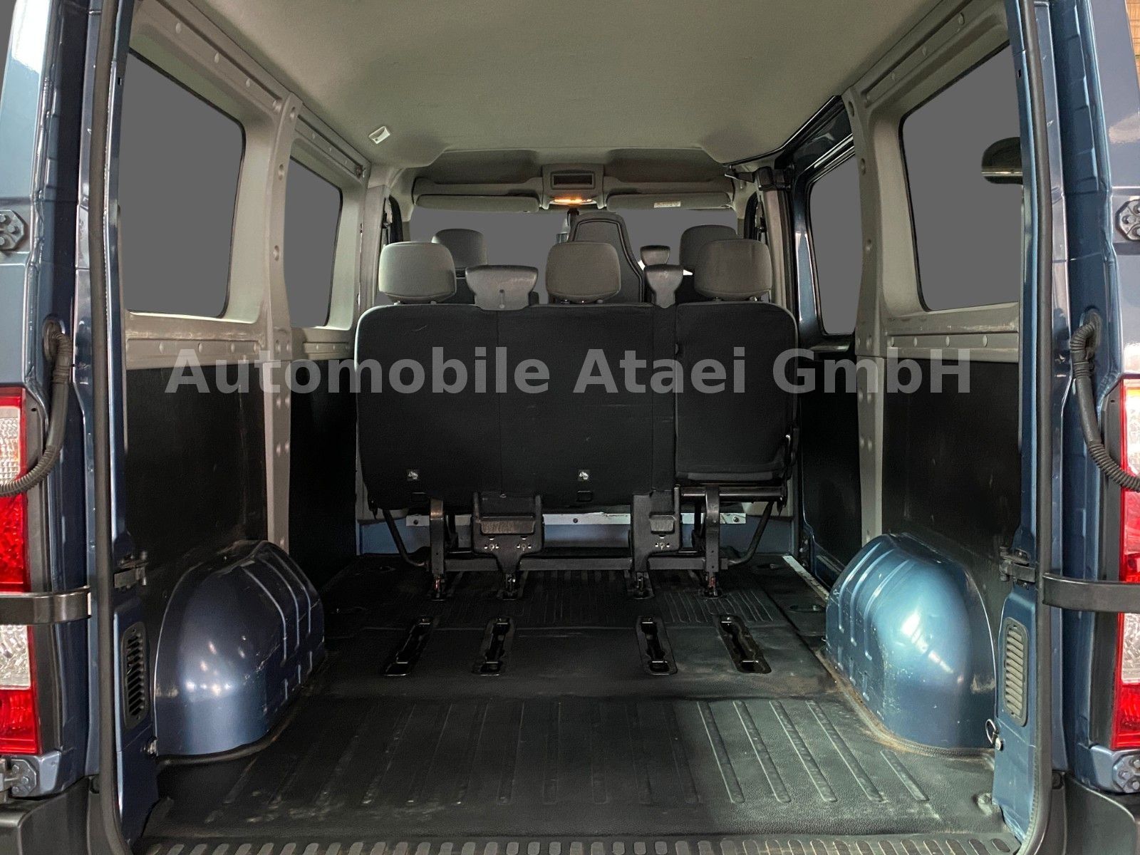 Fahrzeugabbildung Renault Master Kombi L1H1 6-SITZE+ STANDHEIZUNG (6696)