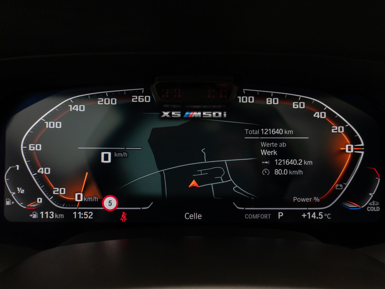 Fahrzeugabbildung BMW X5 M50i Panoram 360°HUD DAB HiFi Massage AHK 22"