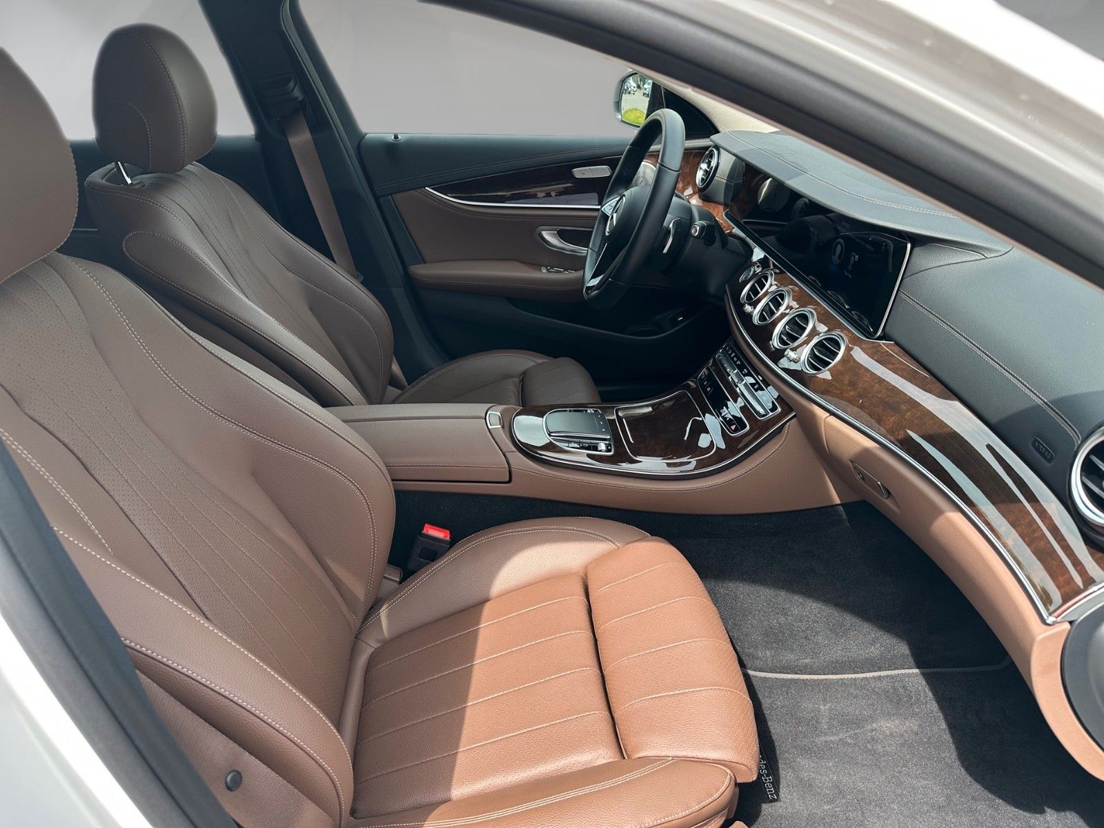Mercedes-Benz E 300 e T 9G-TRONIC Exclusive – Bild 4