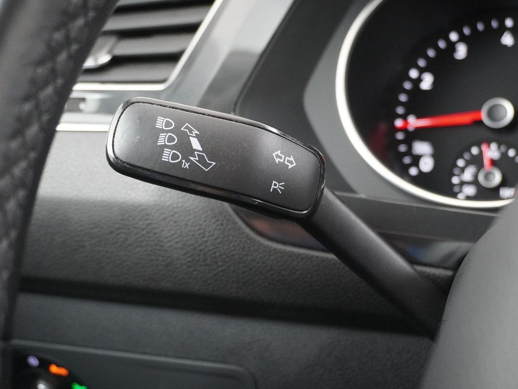 Volkswagen Tiguan Allspace 1.5 TSI Comfortline Business AHK
