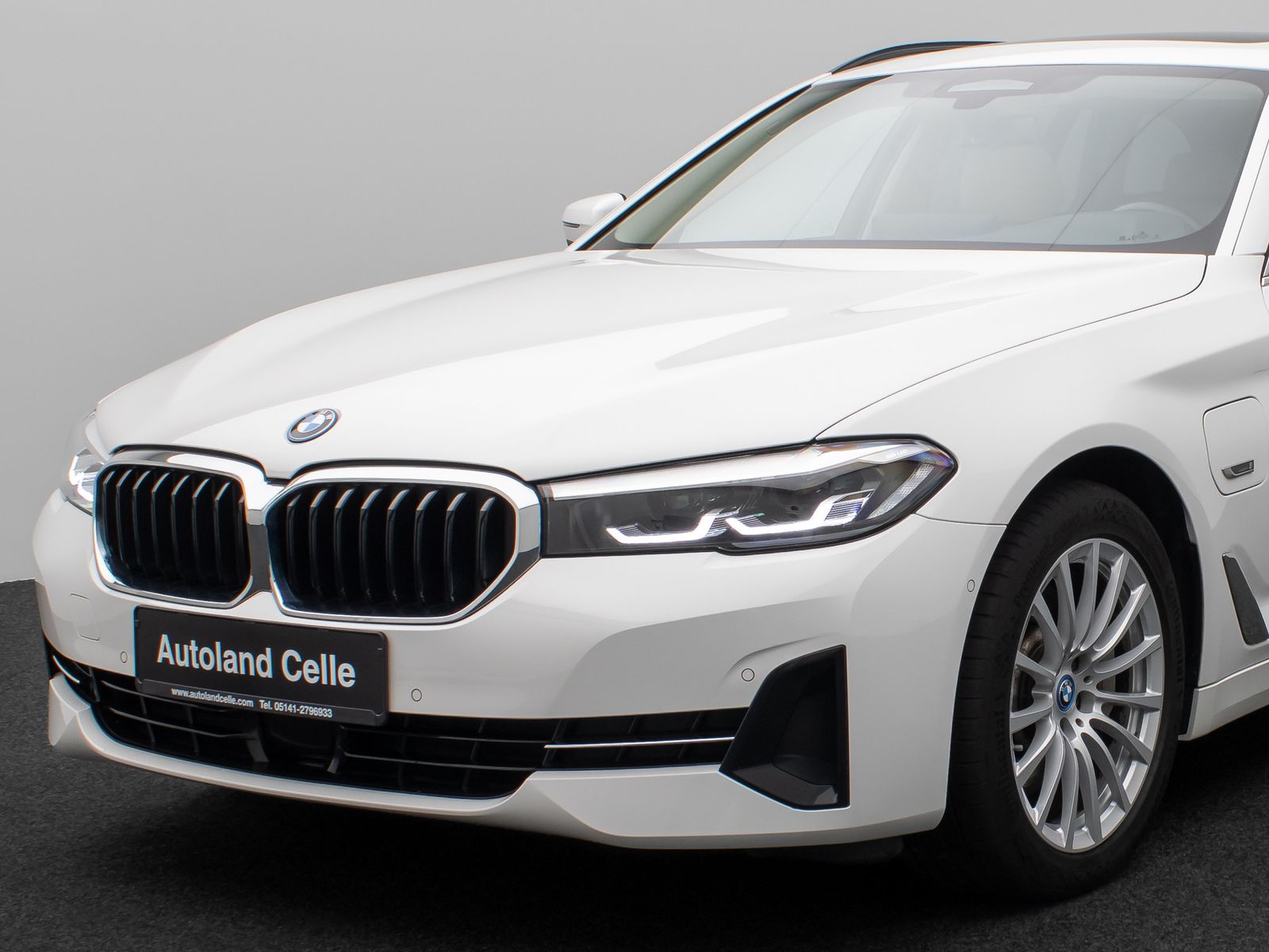 Fahrzeugabbildung BMW 530e Panorama Kamera DAB HiFi 4xKlima Leder 18Zl