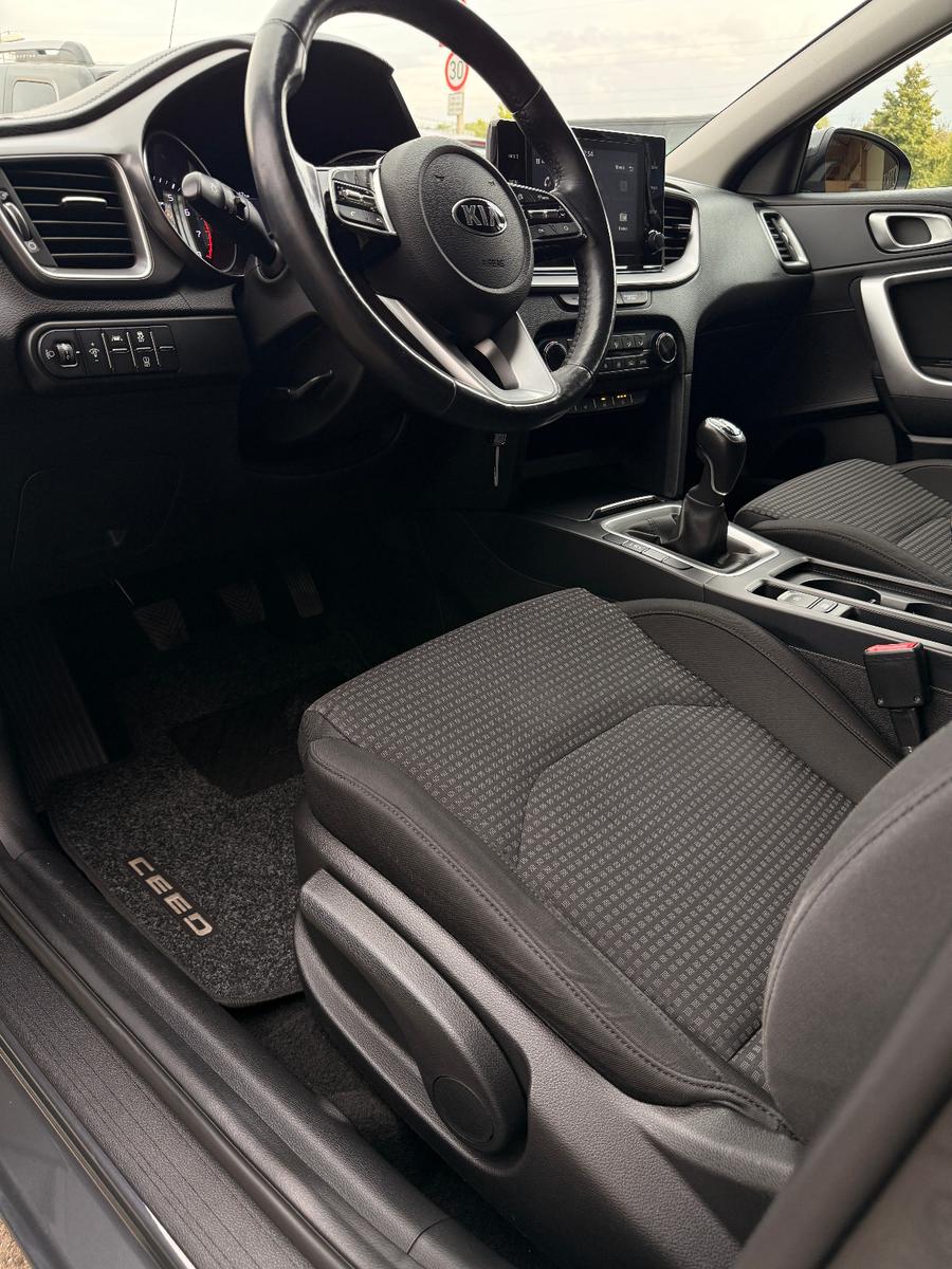 Kia Ceed 1.0 T-GDI 100 Attract/CarPlay/Android/Sitzh