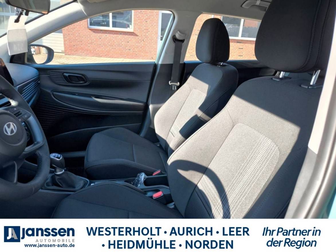 Fahrzeugabbildung Hyundai BAYON Select PDC KlimaStart-Stopp Navi Rückfahr