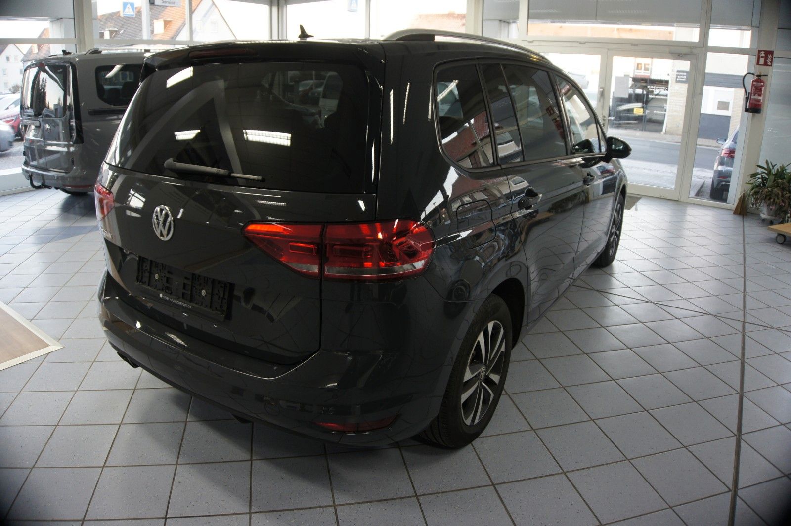 Fahrzeugabbildung Volkswagen Touran Comfortline  Alu, AHK , LED,