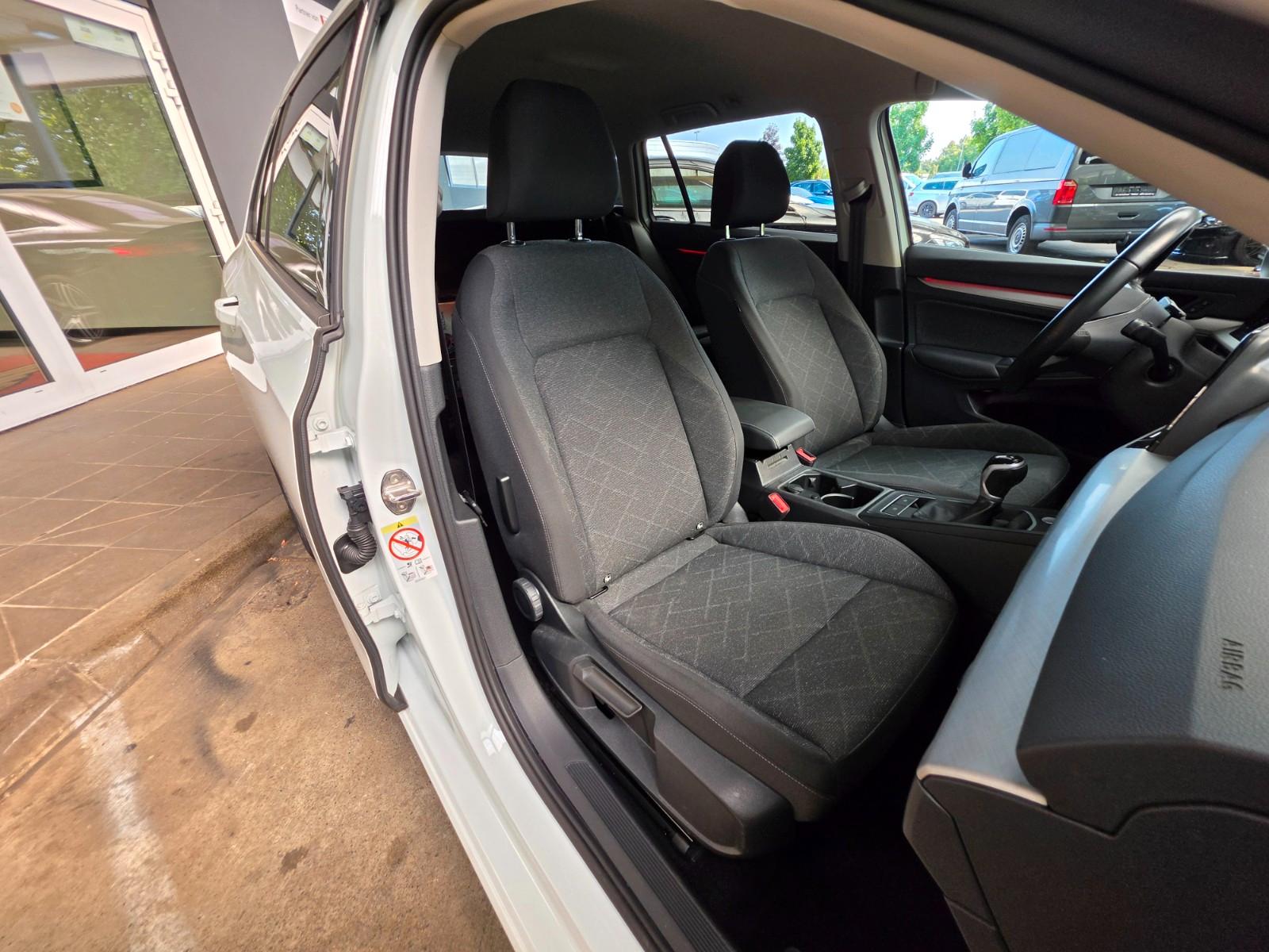 Volkswagen Golf VIII 1.5 TSI Variant Life Kamera/SZH/NAVI, миниатюра 29