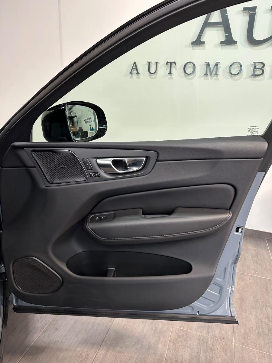 Volvo XC60 B5 AWD Ultimate Dark NAV+LED+PANO+AHK+STHZ, миниатюра 9