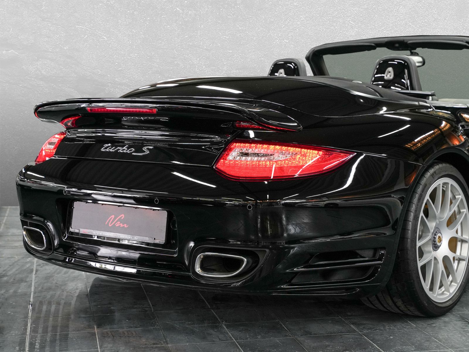 Fahrzeugabbildung Porsche 911 Turbo S Cabrio - Exklusiver Volllederumfang