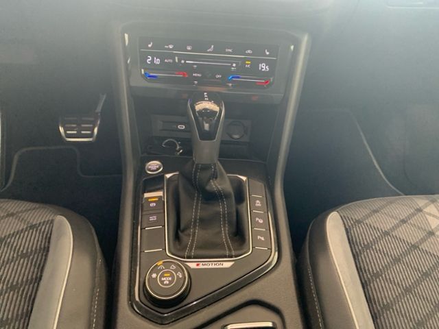 Fahrzeugabbildung Volkswagen Tiguan R-Line 2,0 l TSI OPF 4MOTION 140 kW (190
