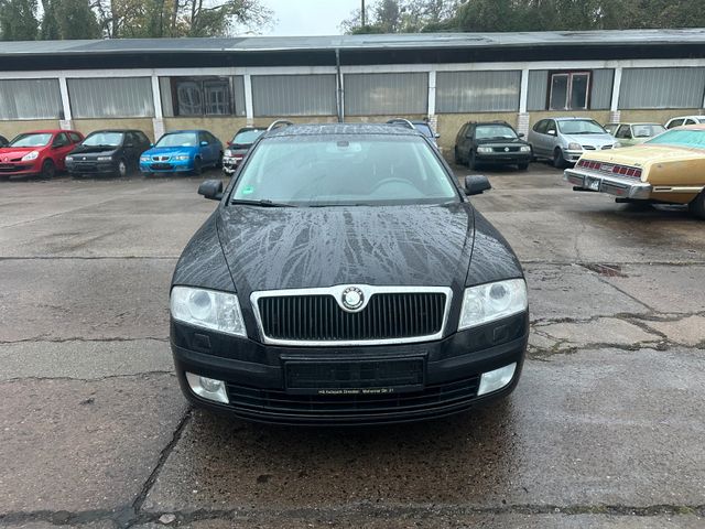 Skoda Octavia 1.8 TSI 118KW,Elegance Combi,AHK,TÜV