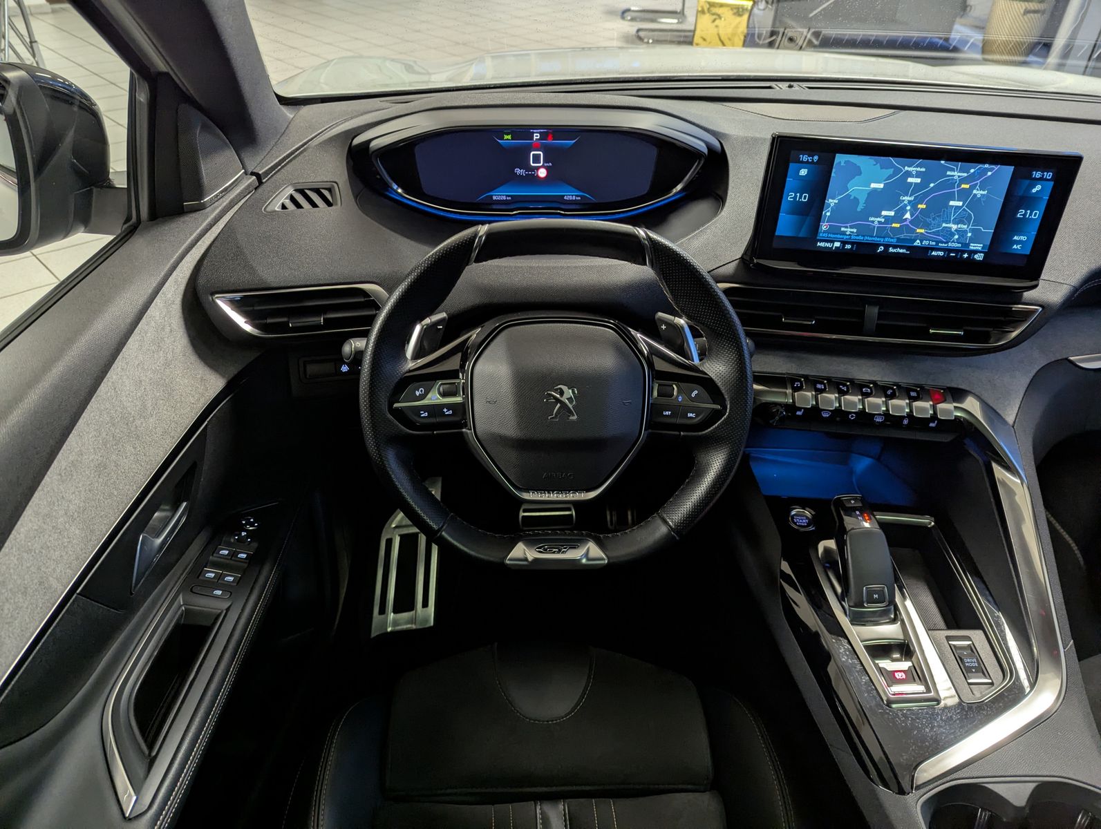 PEUGEOT 5008 GT Allure Pack Kamera LED Pano 7-Sitze AHK - Image 20