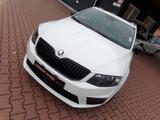 Skoda Octavia Combi RS - Skoda Octavia: Weiß