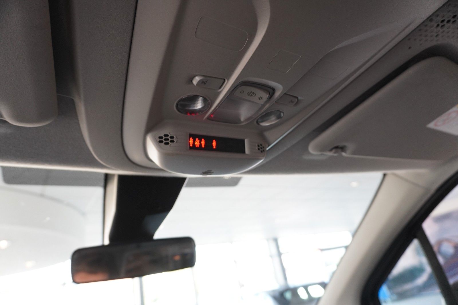 Fahrzeugabbildung Opel Combo-e LIFE EDITION 11KW KLIMA/PDC/TEMP./DAB+