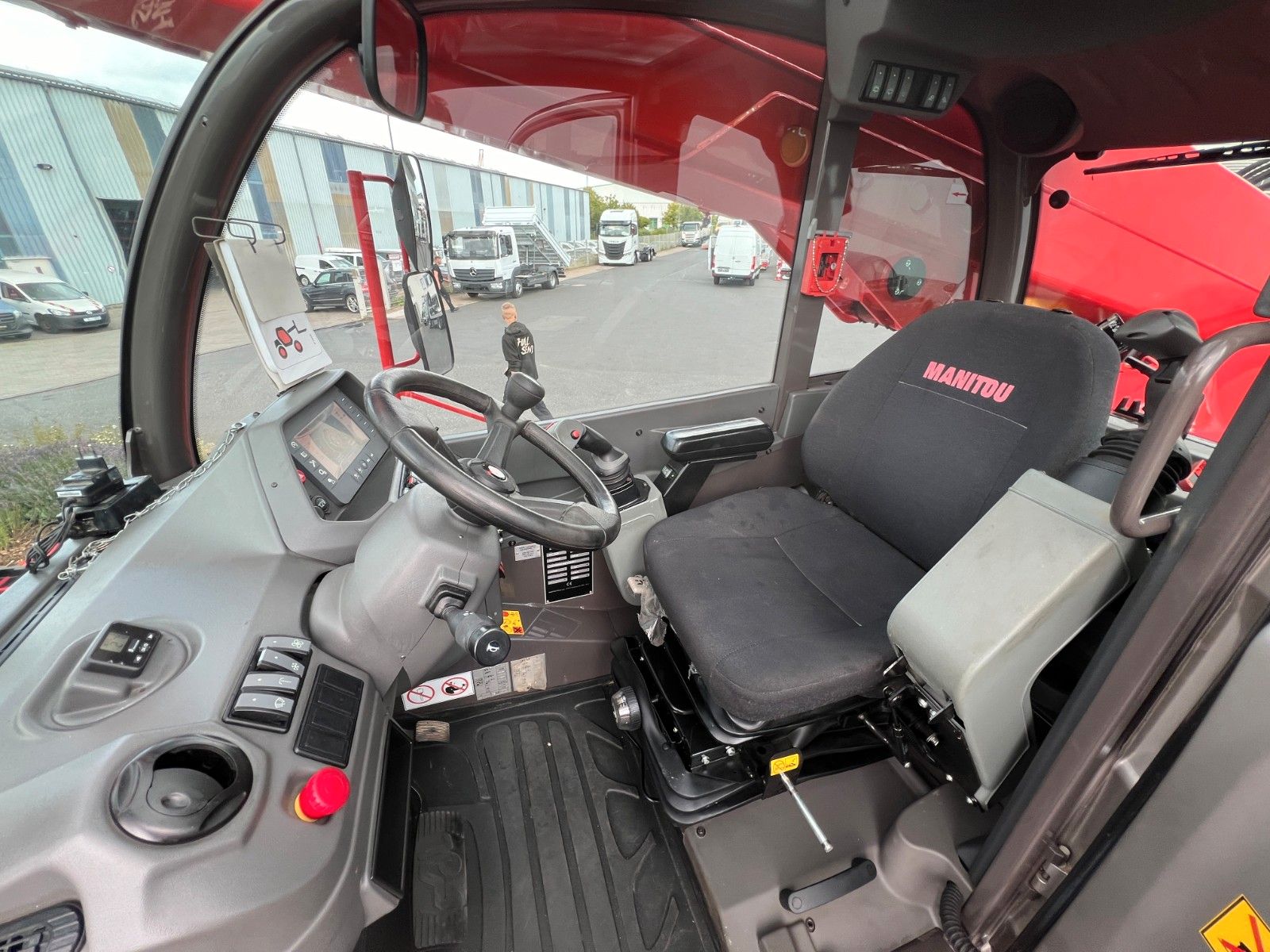 Fahrzeugabbildung Manitou MRT 2550 + / nur 1.092h! / Gabel / Korb