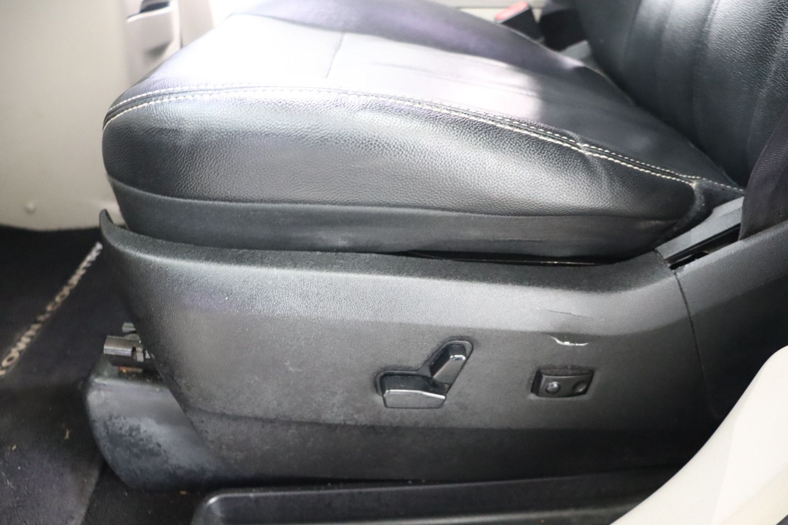 Fahrzeugabbildung Chrysler Grand Voyager Town & Country 3.6l *