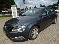 Volkswagen Passat Lim. Trendline BlueMotion