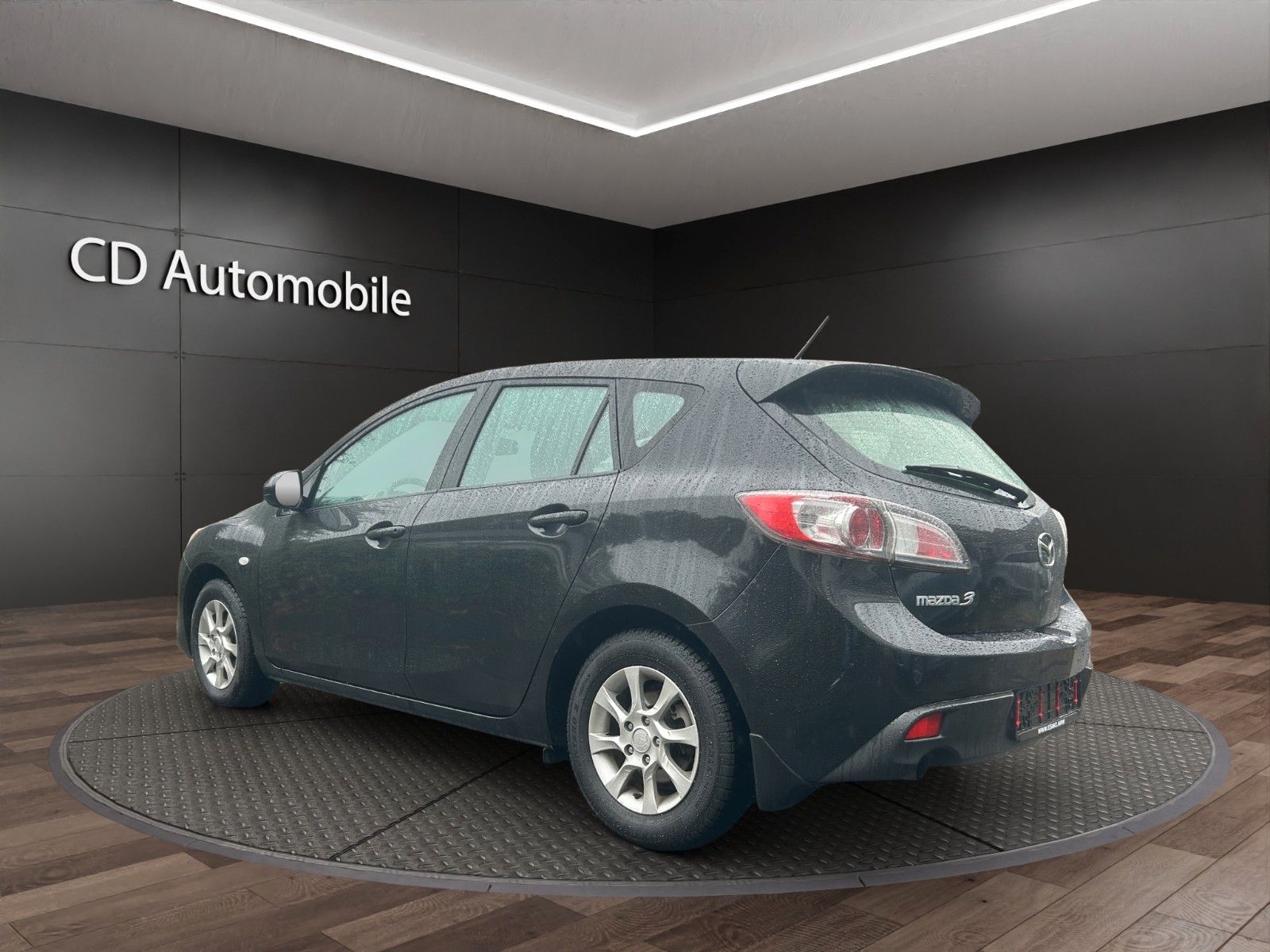 Fahrzeugabbildung Mazda 3 Lim. Center-Line/Service Neu/Navi/Sitzheizung/