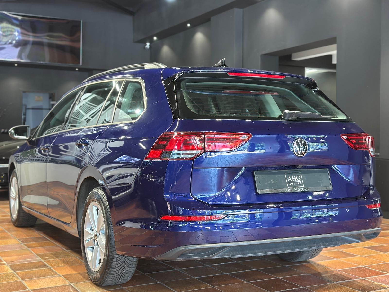 Volkswagen GOLF VARIANT eTSI DSG LIFE ACC KAMERA WINTER-PAK imagem 3