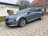 Skoda Superb 2.0 TDI  140kW Style Combi*AHK*SHZ*Navi* - Skoda Superb Style mit Diesel-Antrieb