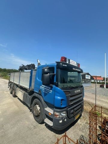 Scania P 340 Tipper with crane