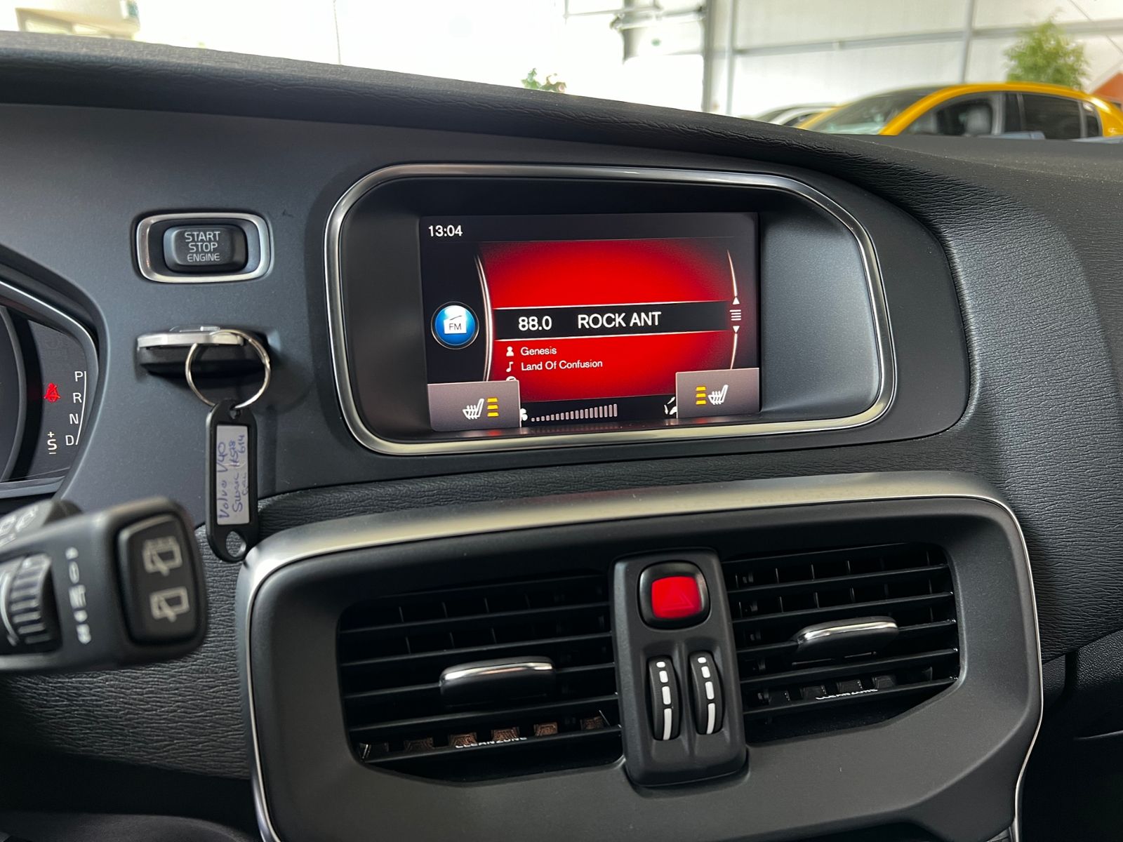 Fahrzeugabbildung Volvo V40 T3 R-Design RFK LED NAVI