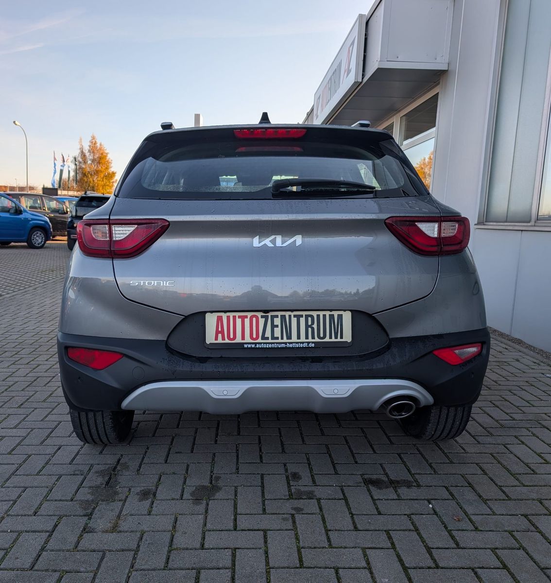 Fahrzeugabbildung Kia Stonic 1.0 T-GDI AUTOMATIK LED NAVI WINTERPAKET