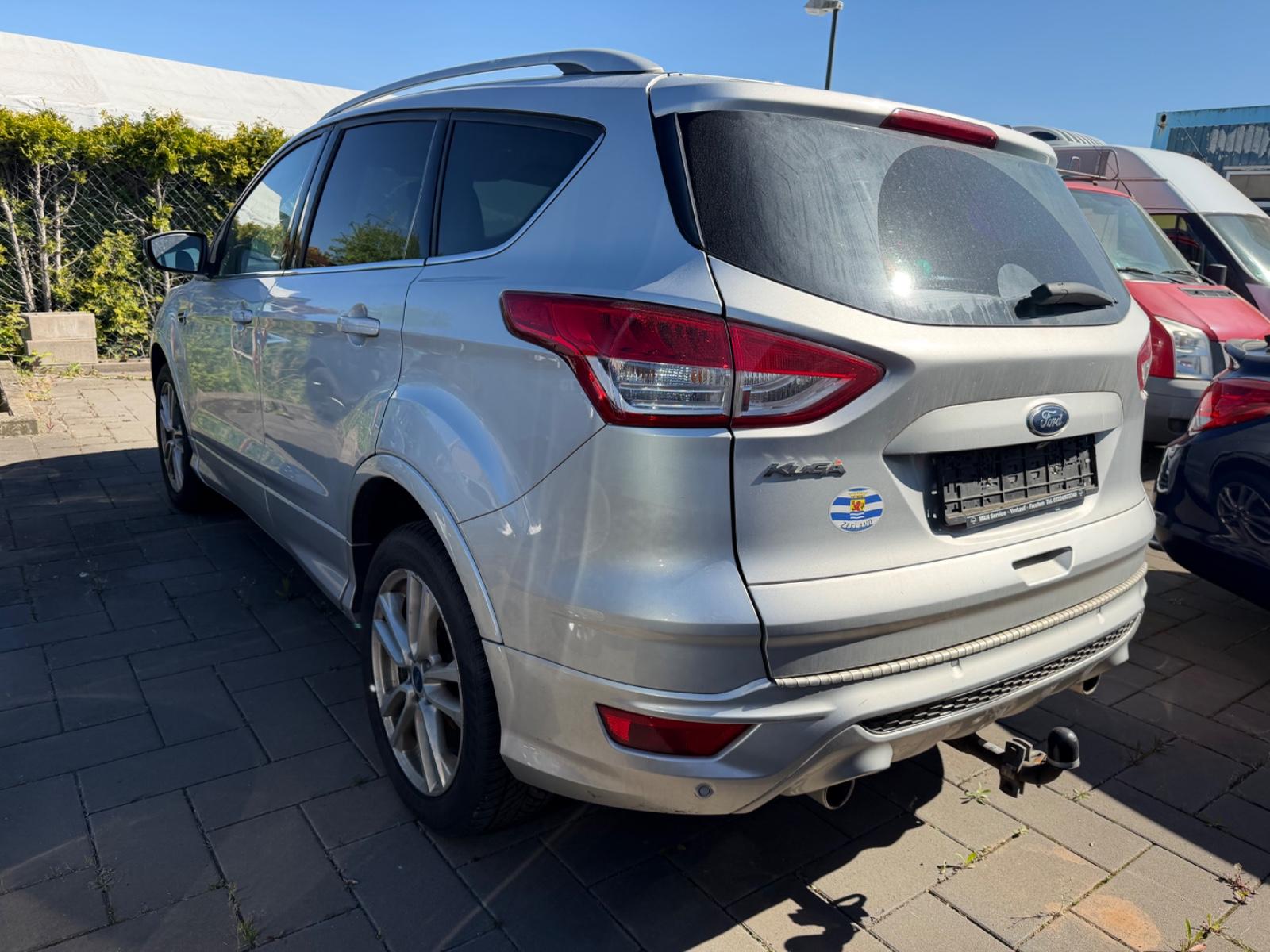 Ford Kuga Individual,2.Hand,Scheckheft,Teilleder,PDC