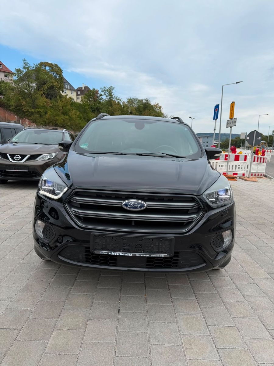 Ford Kuga - 1