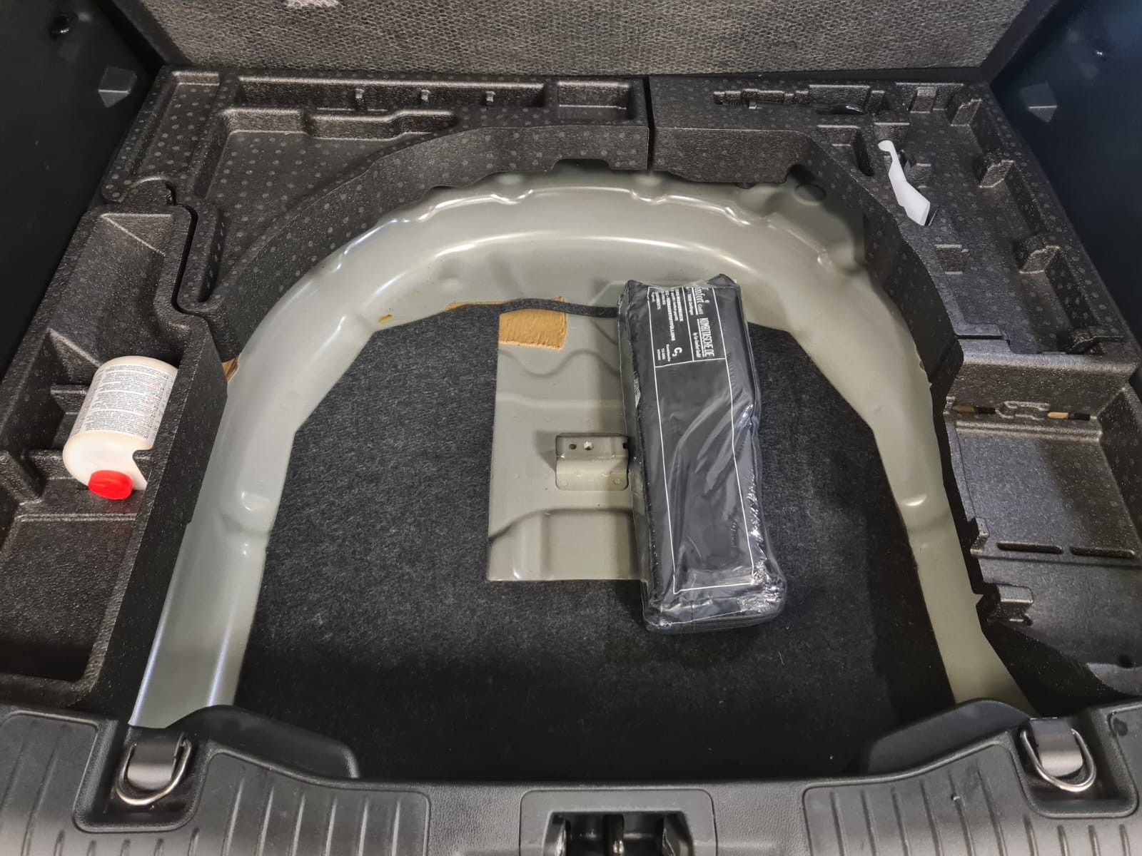 Fahrzeugabbildung Ford Kuga Cool & Connect / LED / 1. HAND