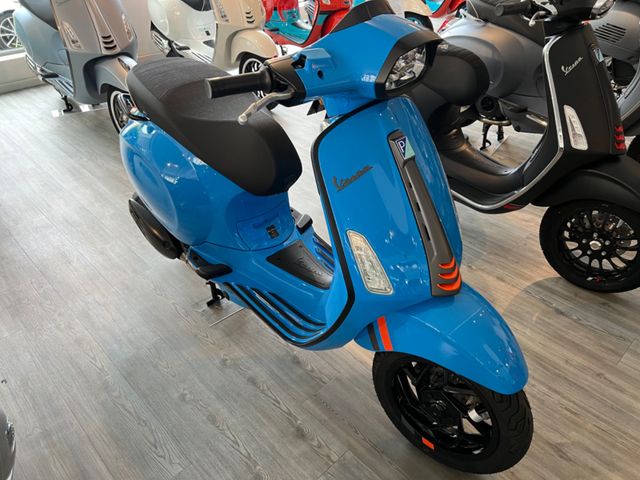 Vespa Sprint 125 S Sport Blau , Rot, Schwarz Neu