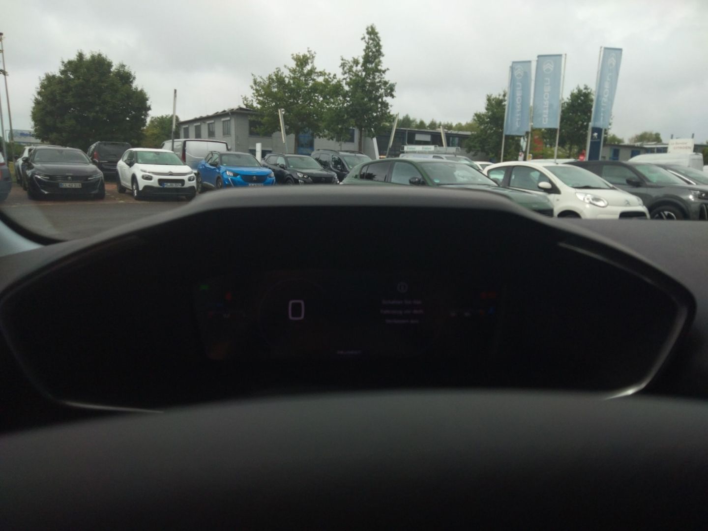 Fahrzeugabbildung Peugeot 208 Allure PureTech 100 Navi 360 Kamera CarPlay