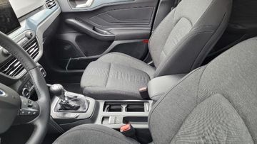 Bild 5 Ford Focus Turnier Active X*Navi*Winterpaket*LED* - 8