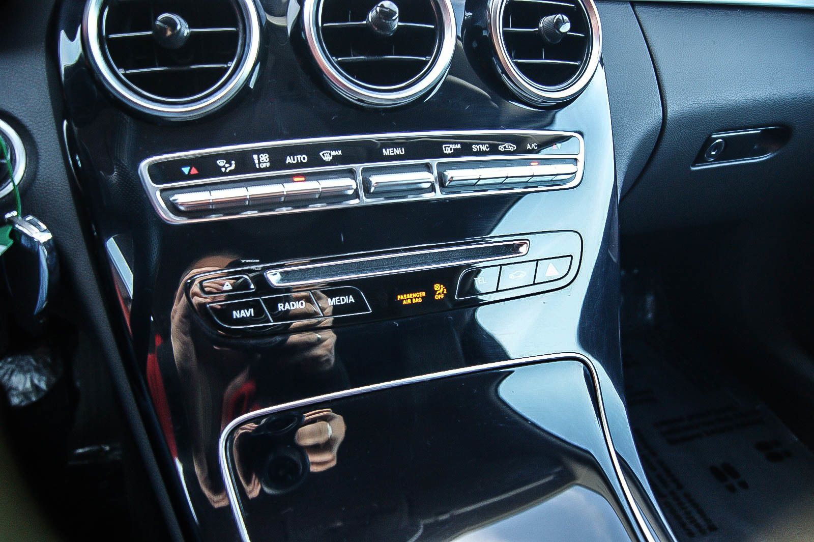 Fahrzeugabbildung Mercedes-Benz C 200 Coupe' Aut NAVIGATION PARKASSISTENT LEDER