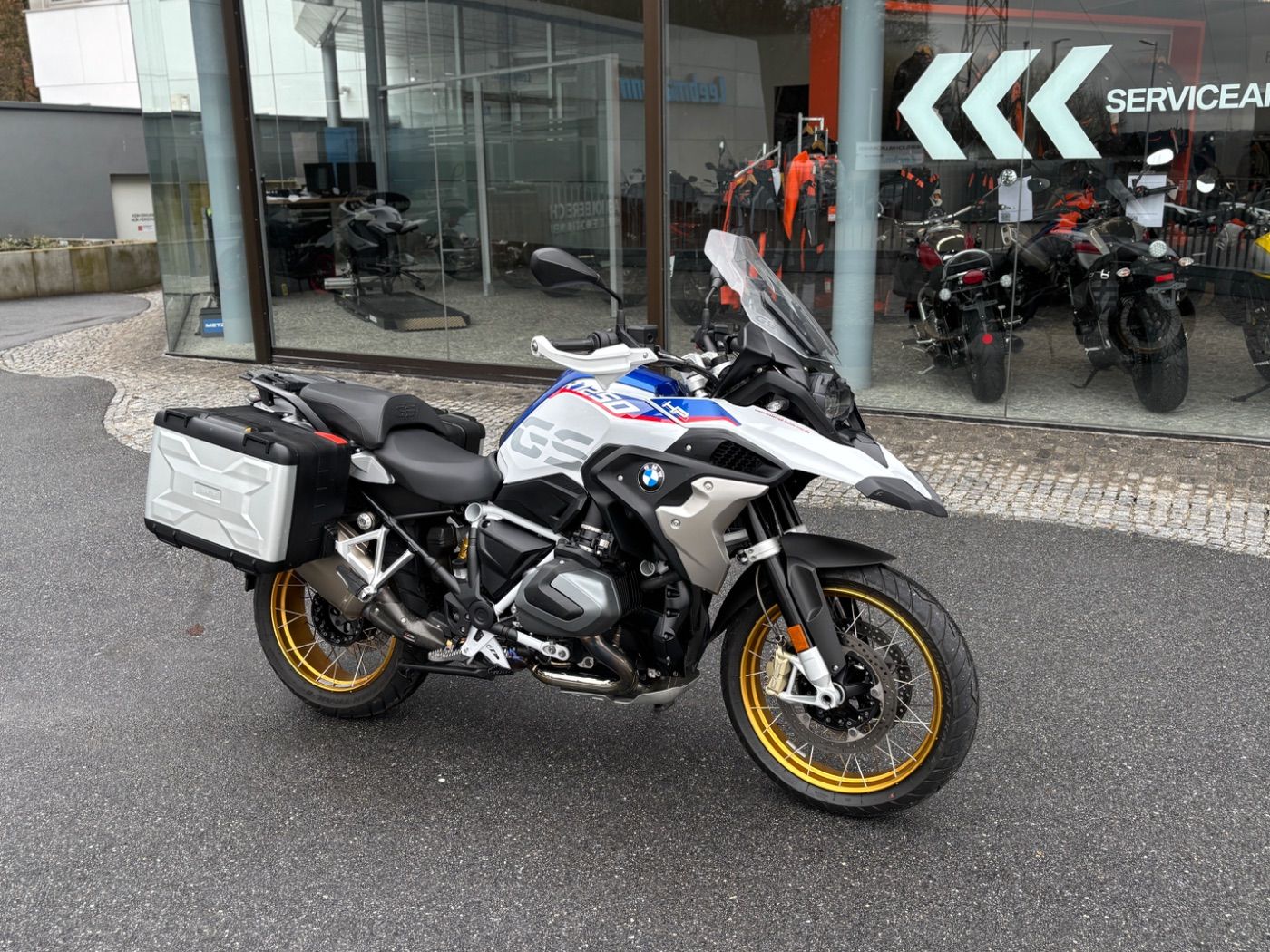 Fahrzeugabbildung BMW R 1250 GS HP, Akrapovic, Seitenkoffer Tieferlegu