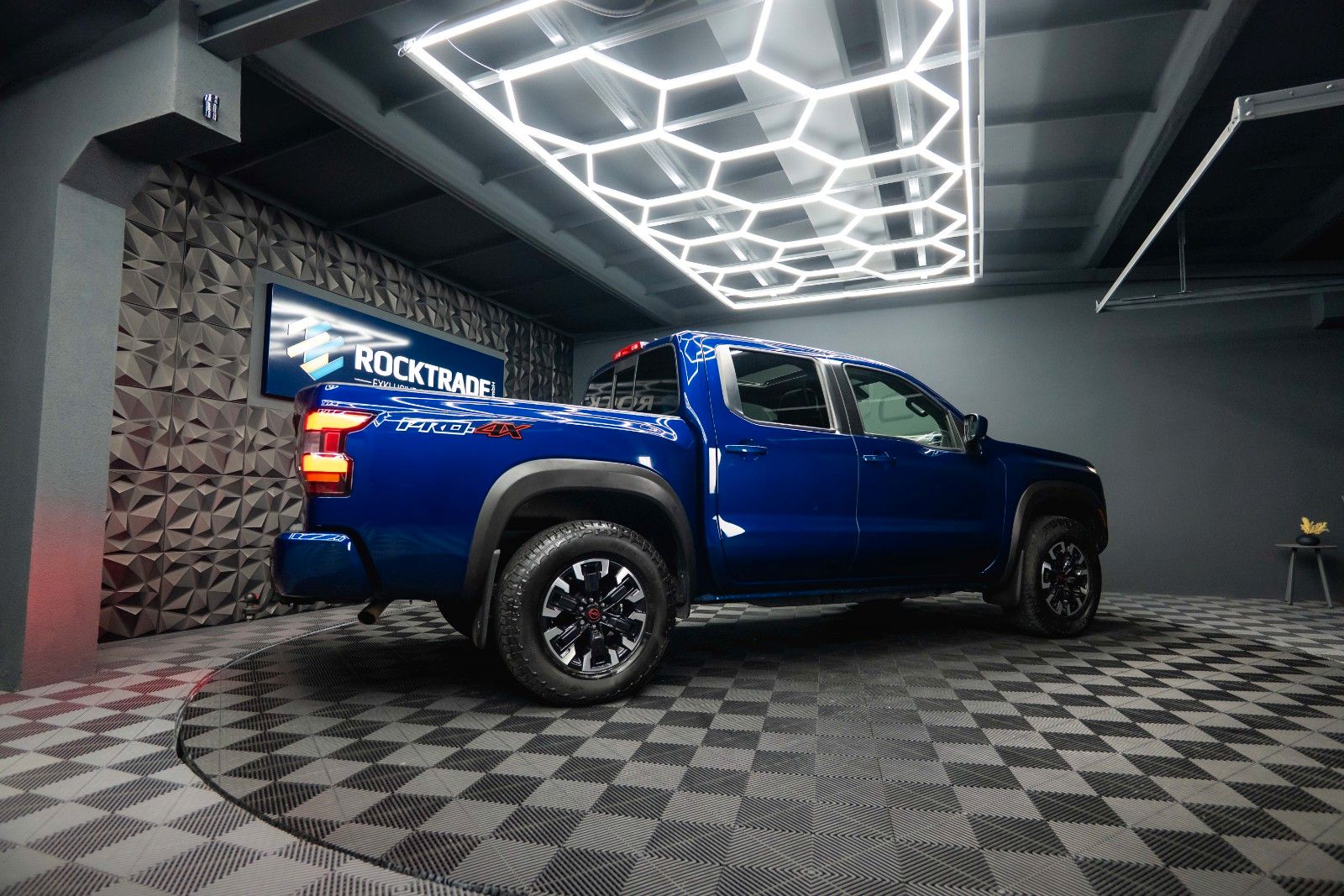 Fahrzeugabbildung Nissan Frontier 3.8 V6 4x4 PRO-4X Offroad *Pano*ACC*LED