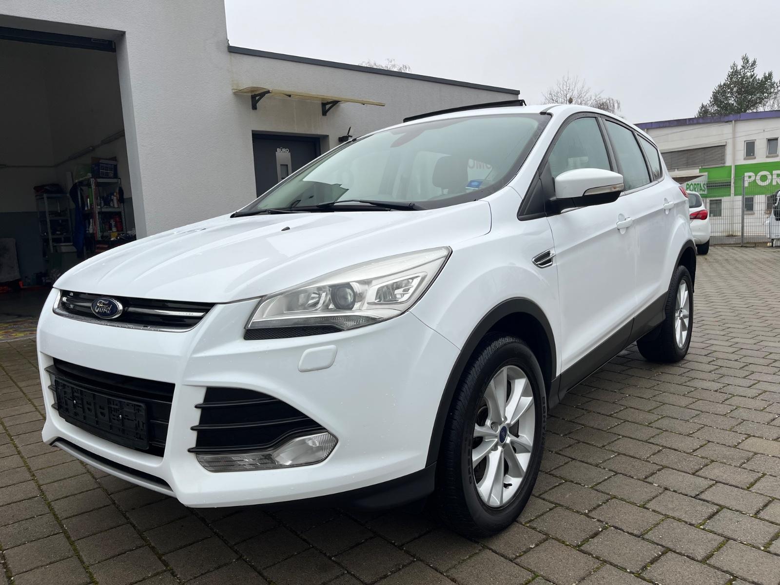Ford Kuga Titanium 4X4*NAVI*LEDER*ELEKTR SITZE*PANO