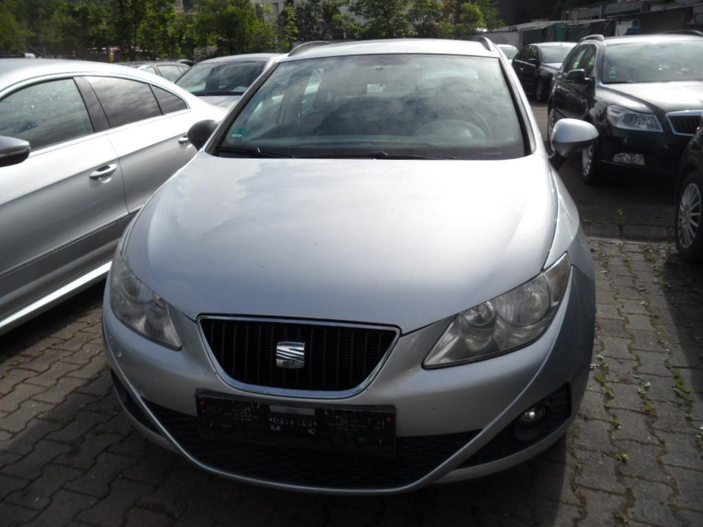 Seat Ibiza 2011 — rear view