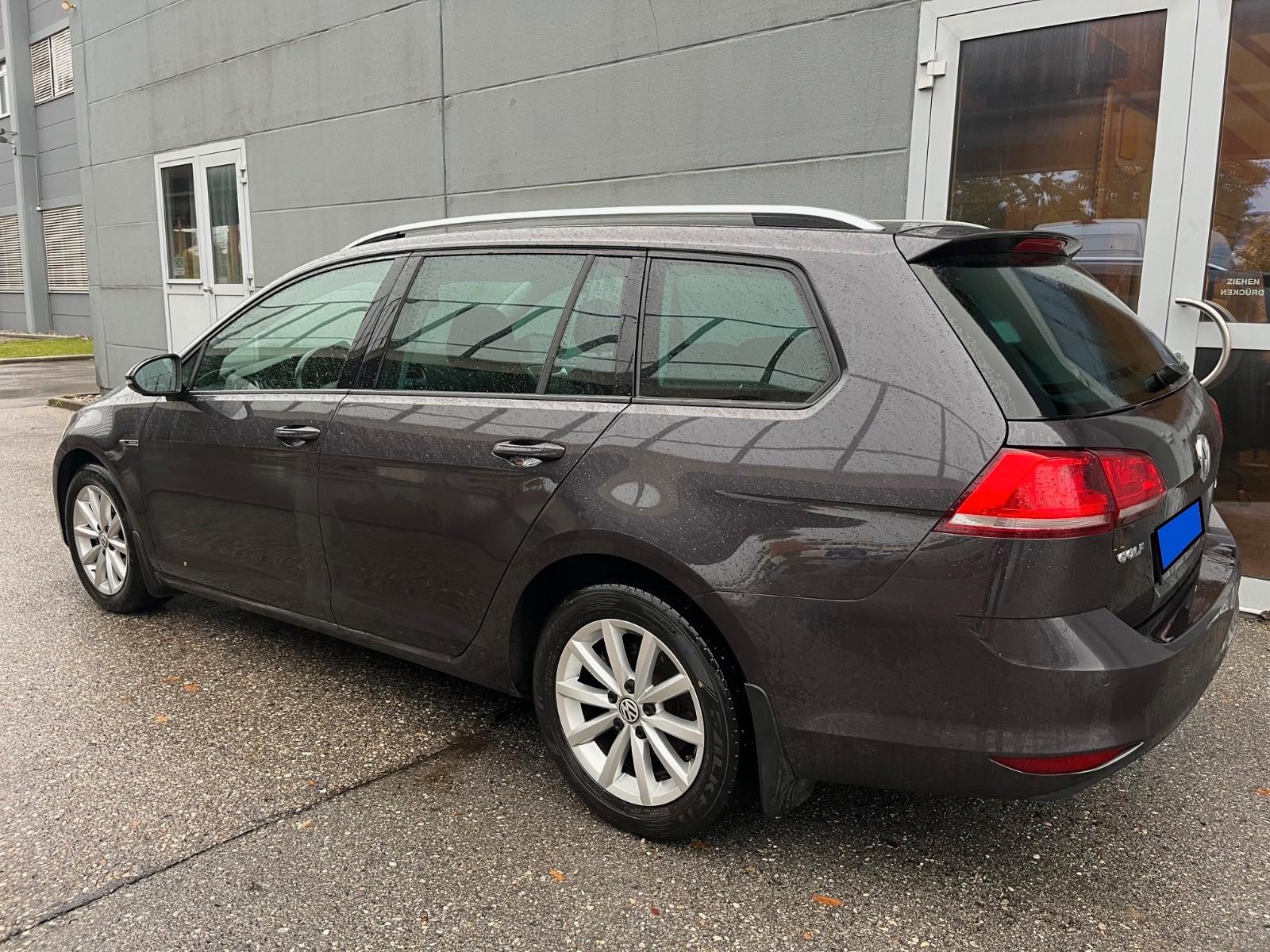 Volkswagen Golf 2015 — rear view