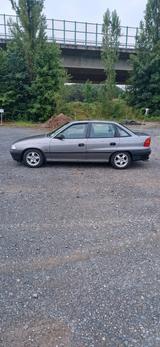 Opel Astra F Stufenheck Tüv 06.2027 Preis ... - Opel Astra aus 1993
