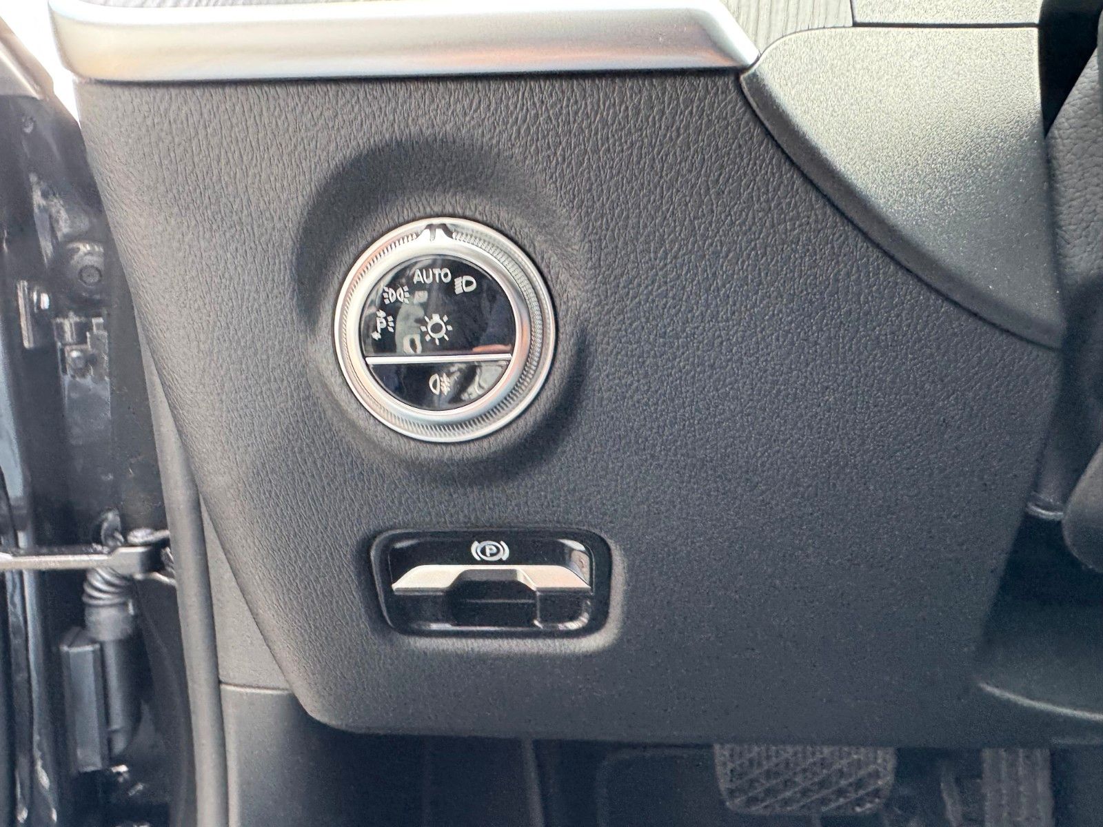 Fahrzeugabbildung Mercedes-Benz C 200d T Avantgarde AHK+RFK+Memory+TotW